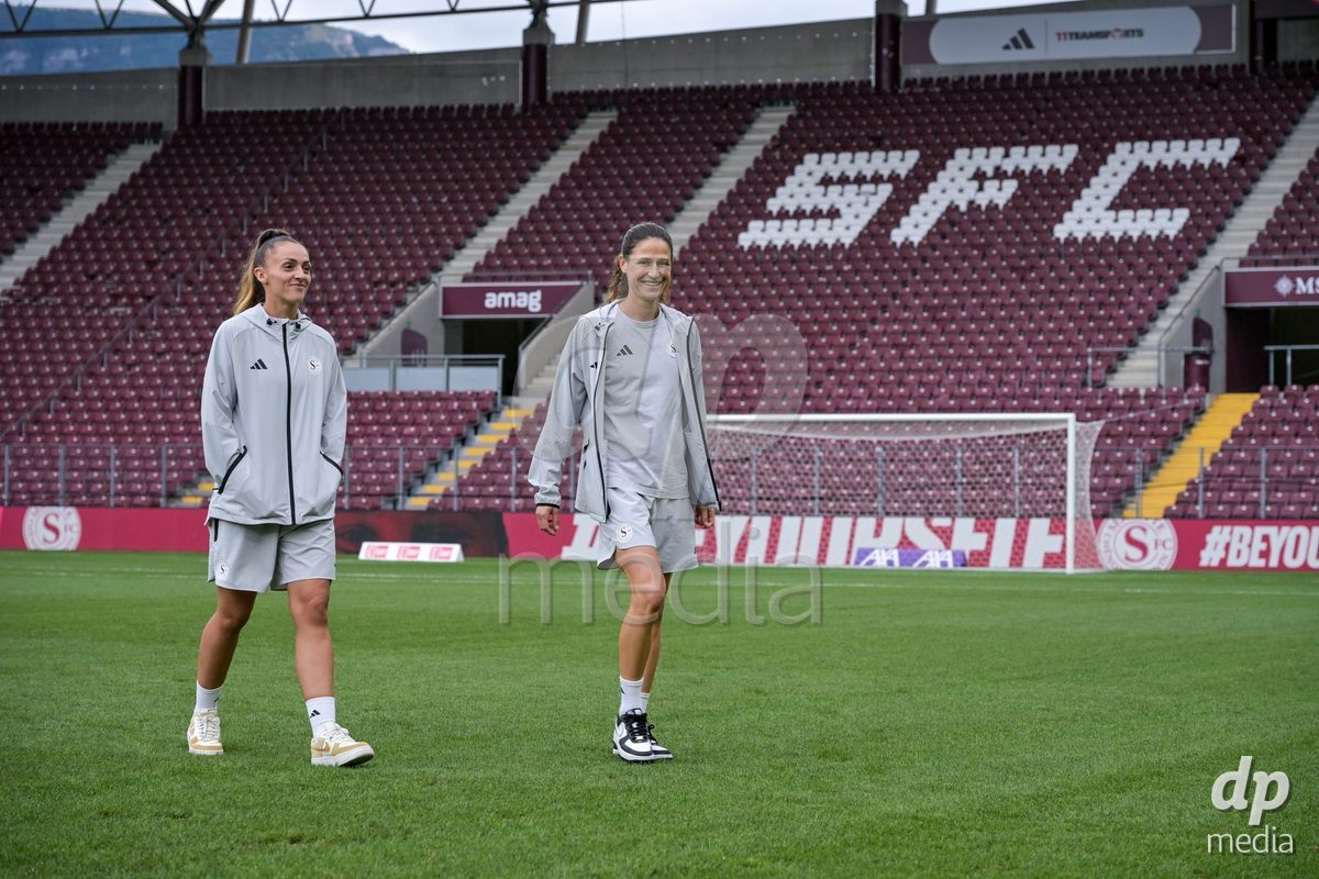 GENEVA, SWITZERLDAND - September 9: Servette players on the pitch before the warm-up during the AXA Women's Super League match between Servette FC Chenois Feminin and FC Yverdon Women at Stade de Geneve on September 9,2026 in Geneva, Switzerland