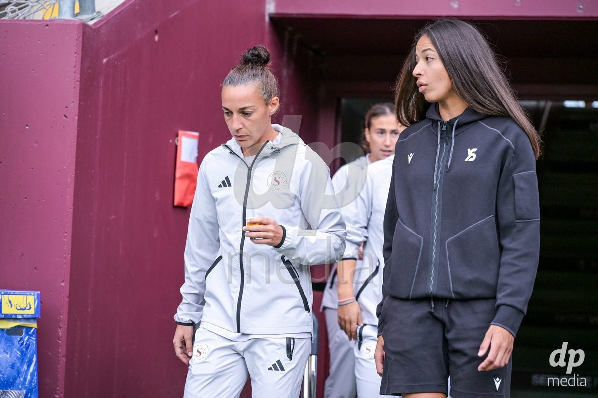 GENEVA, SWITZERLDAND - September 9: Servette players on the pitch before the warm-up during the AXA Women's Super League match between Servette FC Chenois Feminin and FC Yverdon Women at Stade de Geneve on September 9,2026 in Geneva, Switzerland