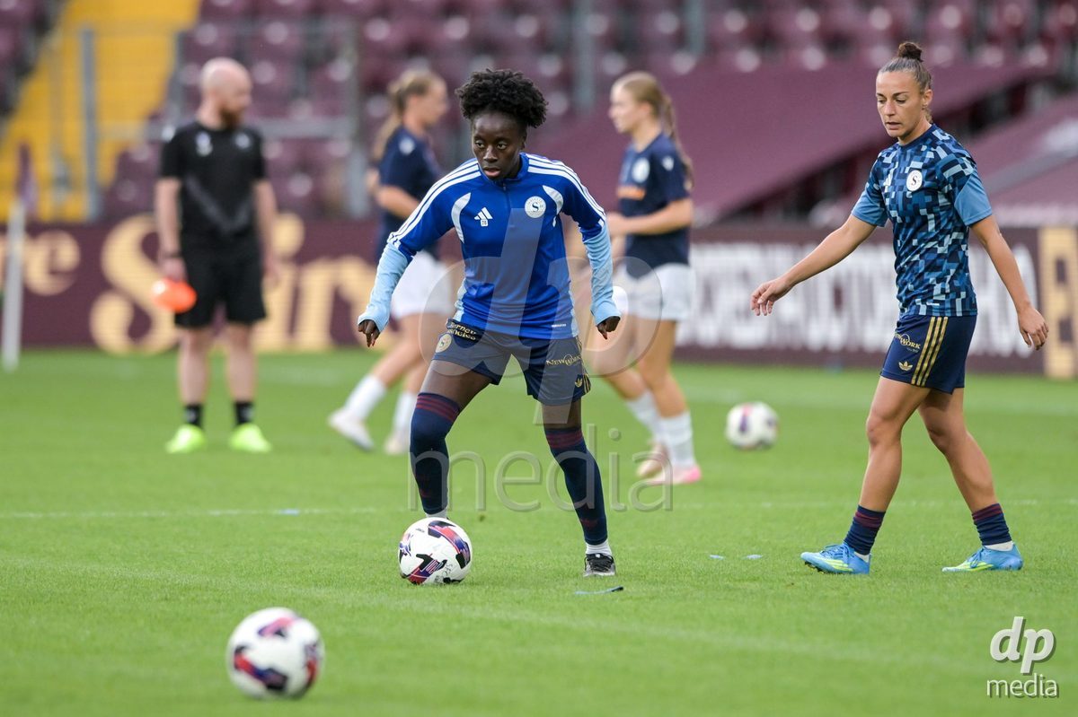 GENEVA, SWITZERLDAND - September 9: Servette players on the pitch for the warm-up during the AXA Women's Super League match between Servette FC Chenois Feminin and FC Yverdon Women at Stade de Geneve on September 9,2026 in Geneva, Switzerland
