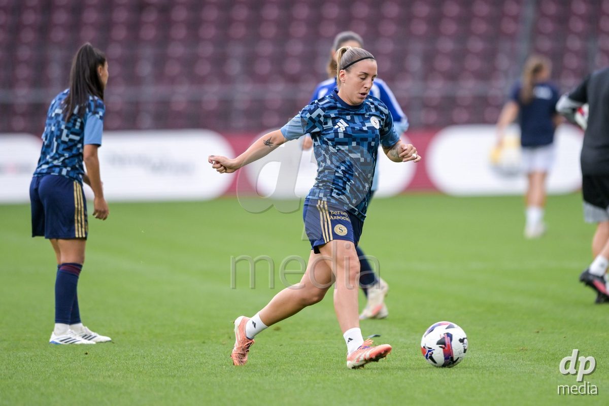 GENEVA, SWITZERLDAND - September 9: Servette players on the pitch for the warm-up during the AXA Women's Super League match between Servette FC Chenois Feminin and FC Yverdon Women at Stade de Geneve on September 9,2026 in Geneva, Switzerland
