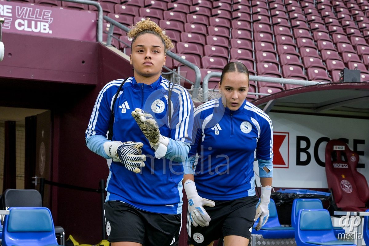 GENEVA, SWITZERLDAND - September 9: Servette players on the pitch for the warm-up during the AXA Women's Super League match between Servette FC Chenois Feminin and FC Yverdon Women at Stade de Geneve on September 9,2026 in Geneva, Switzerland