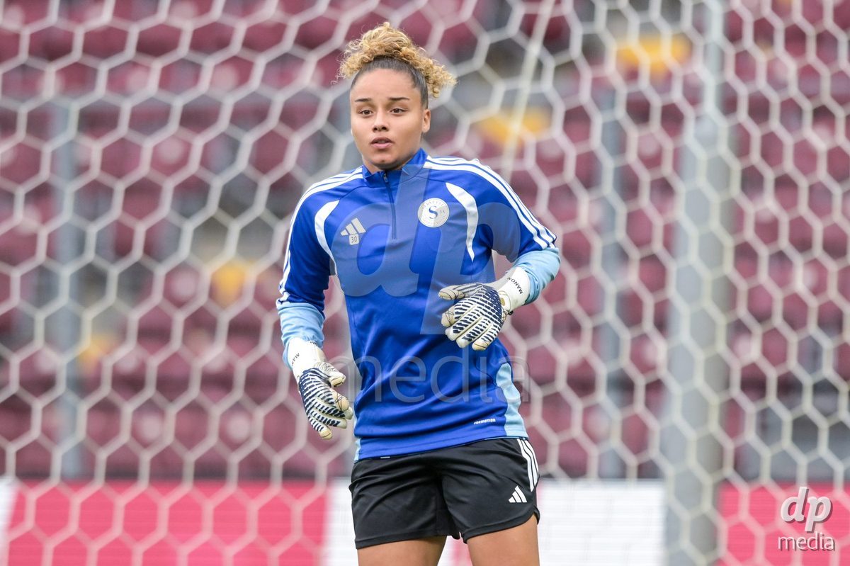 GENEVA, SWITZERLDAND - September 9: Servette players on the pitch for the warm-up during the AXA Women's Super League match between Servette FC Chenois Feminin and FC Yverdon Women at Stade de Geneve on September 9,2026 in Geneva, Switzerland