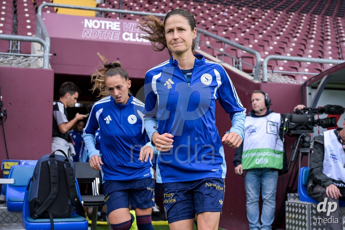 GENEVA, SWITZERLDAND - September 9: Servette players on the pitch for the warm-up during the AXA Women's Super League match between Servette FC Chenois Feminin and FC Yverdon Women at Stade de Geneve on September 9,2026 in Geneva, Switzerland