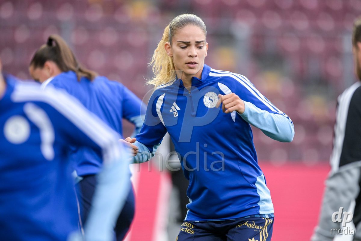 GENEVA, SWITZERLDAND - September 9: Servette players on the pitch for the warm-up during the AXA Women's Super League match between Servette FC Chenois Feminin and FC Yverdon Women at Stade de Geneve on September 9,2026 in Geneva, Switzerland