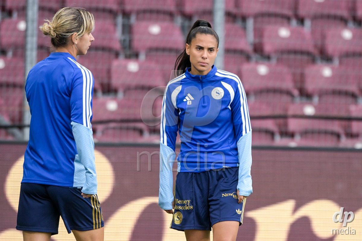 GENEVA, SWITZERLDAND - September 9: Servette players on the pitch for the warm-up during the AXA Women's Super League match between Servette FC Chenois Feminin and FC Yverdon Women at Stade de Geneve on September 9,2026 in Geneva, Switzerland