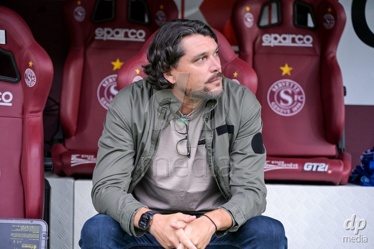 GENEVA, SWITZERLDAND - September 9: Cristian Toro, head coach of Servette during the AXA Women's Super League match between Servette FC Chenois Feminin and FC Yverdon Women at Stade de Geneve on September 9,2026 in Geneva, Switzerland