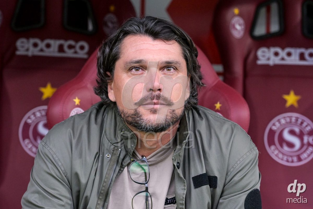 GENEVA, SWITZERLDAND - September 9: Cristian Toro, head coach of Servette during the AXA Women's Super League match between Servette FC Chenois Feminin and FC Yverdon Women at Stade de Geneve on September 9,2026 in Geneva, Switzerland