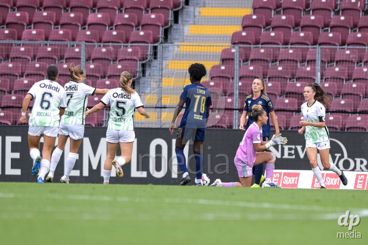 GENEVA, SWITZERLDAND - September 9: a players of Yverdon Women celebrate the 1-0 gol during the AXA Women's Super League match between Servette FC Chenois Feminin and FC Yverdon Women at Stade de Geneve on September 9,2026 in Geneva, Switzerland