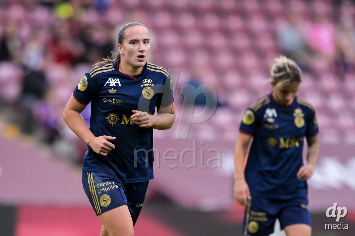 GENEVA, SWITZERLDAND - September 9: Magdalena Sobal of Servette celebrate the 1-1 gol during the AXA Women's Super League match between Servette FC Chenois Feminin and FC Yverdon Women at Stade de Geneve on September 9,2026 in Geneva, Switzerland