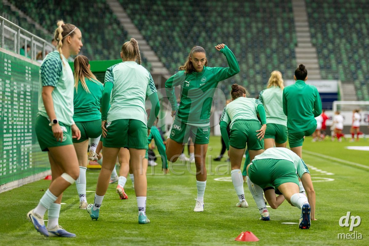 ST. GALLEN, SWITZERLAND - September 9: Players of FC St. Gallen Frauen warming up at the AXA Women's Super League match between FC St. Gallen 1879 and FC Aarau Frauen at Berit Sitterstadion on September 9, 2026 in St. Gallen, Switzerland.