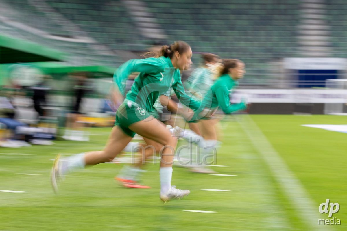 ST. GALLEN, SWITZERLAND - September 9: Players of FC St. Gallen Frauen warming up at the AXA Women's Super League match between FC St. Gallen 1879 and FC Aarau Frauen at Berit Sitterstadion on September 9, 2026 in St. Gallen, Switzerland.