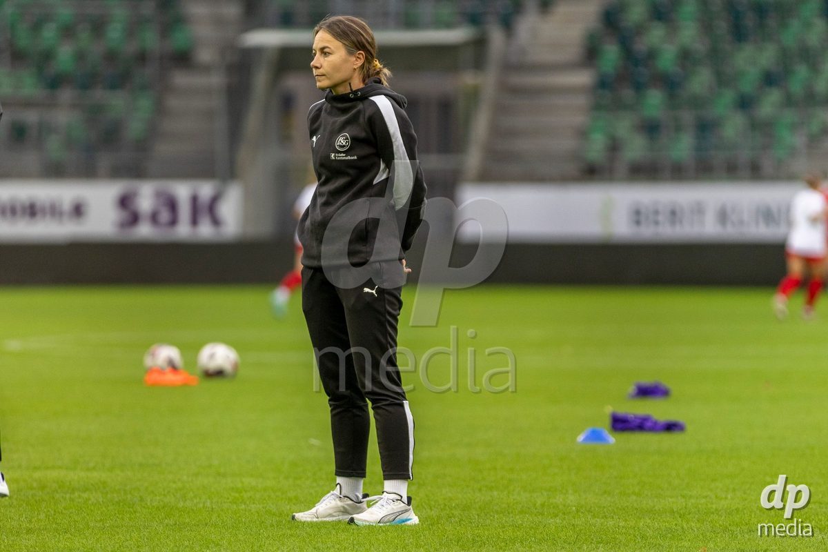 ST. GALLEN, SWITZERLAND - September 9: head coach Jasmin Schweer of FC St. Gallen Frauen during the AXA Women's Super League match between FC St. Gallen 1879 and FC Aarau Frauen at Berit Sitterstadion on September 9, 2026 in St. Gallen, Switzerland.
