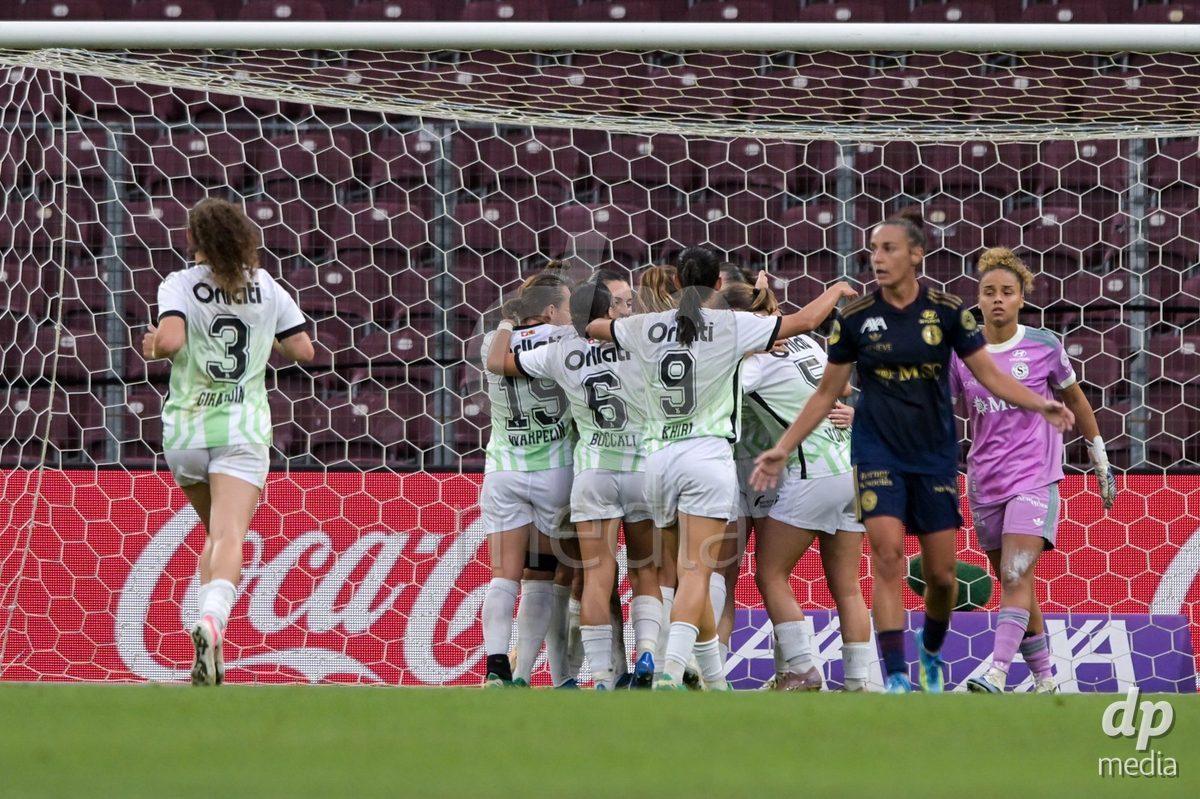 GENEVA, SWITZERLDAND - September 9: a players of Yverdon women celebrate the 1-2 gol during the AXA Women's Super League match between Servette FC Chenois Feminin and FC Yverdon Women at Stade de Geneve on September 9,2026 in Geneva, Switzerland