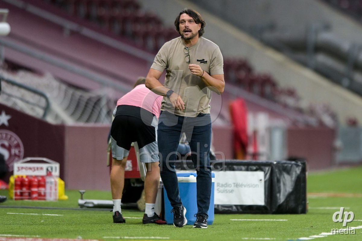 GENEVA, SWITZERLDAND - September 9: Cristian Toro, head coach of Servette during the AXA Women's Super League match between Servette FC Chenois Feminin and FC Yverdon Women at Stade de Geneve on September 9,2026 in Geneva, Switzerland