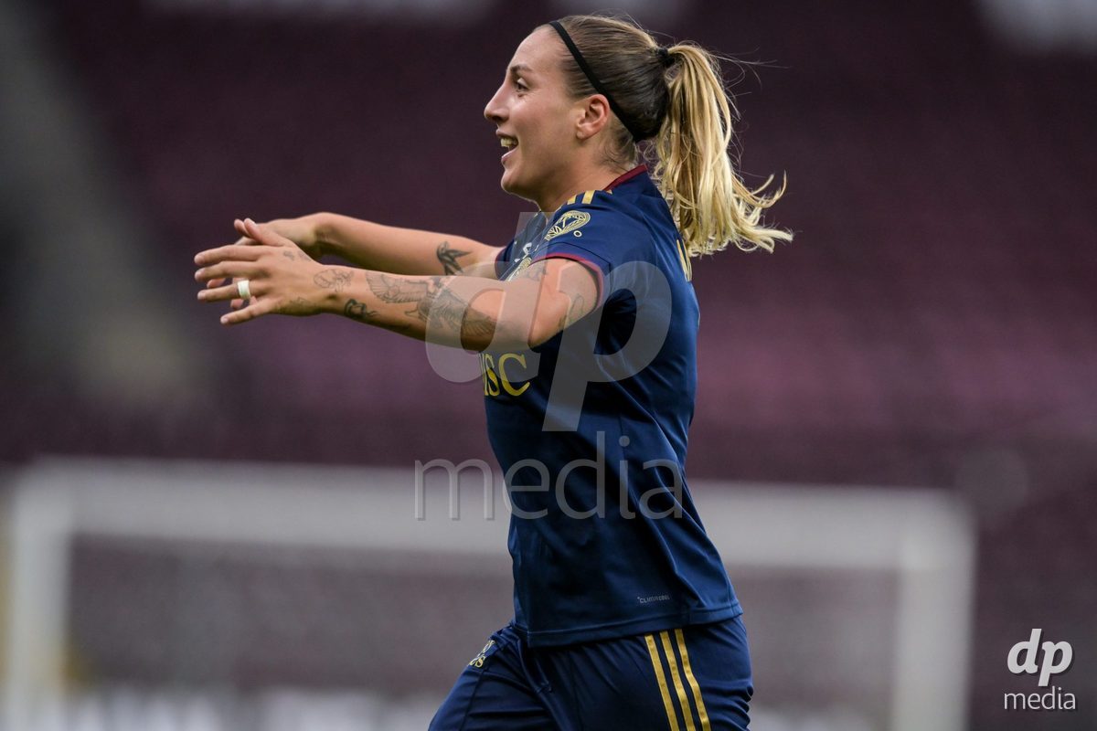 GENEVA, SWITZERLDAND - September 9: Gloria Marinelli of Servette celebrate the 2-2 gol during the AXA Women's Super League match between Servette FC Chenois Feminin and FC Yverdon Women at Stade de Geneve on September 9,2026 in Geneva, Switzerland