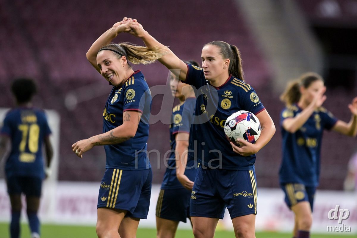 GENEVA, SWITZERLDAND - September 9: Gloria Marinelli of Servette celebrate the 2-2 gol during the AXA Women's Super League match between Servette FC Chenois Feminin and FC Yverdon Women at Stade de Geneve on September 9,2026 in Geneva, Switzerland