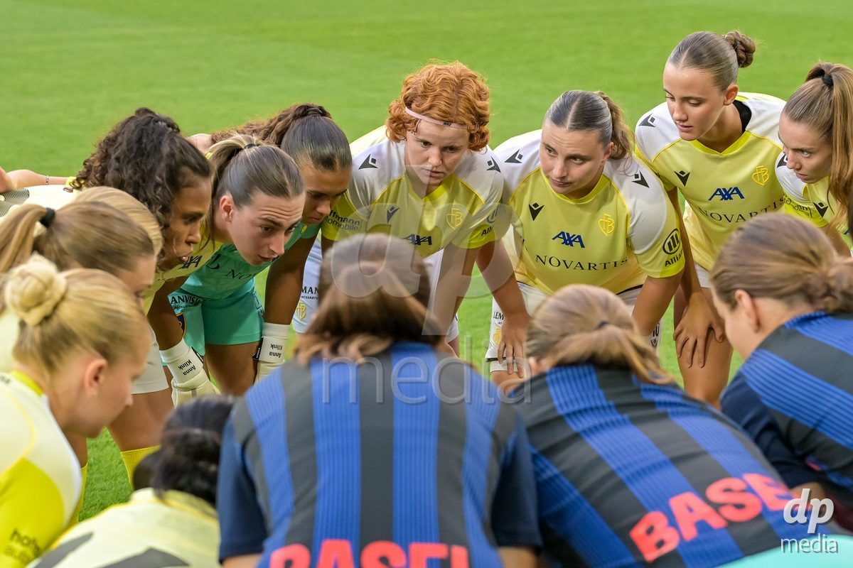 BASEL, SWITZERLAND - September 9: Team FC Basel during the AXA Women's Super League match between FC Basel 1893 and GC Frauenfussball at St. Jakob-Park on September 9, 2026 in Basel, Switzerland.