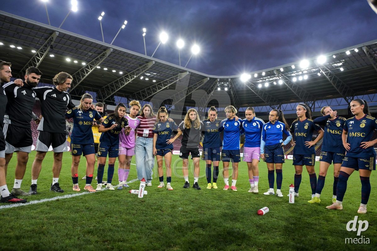 GENEVA, SWITZERLDAND - September 9: The Servette captain speaks to the group. during the AXA Women's Super League match between Servette FC Chenois Feminin and FC Yverdon Women at Stade de Geneve on September 9,2026 in Geneva, Switzerland