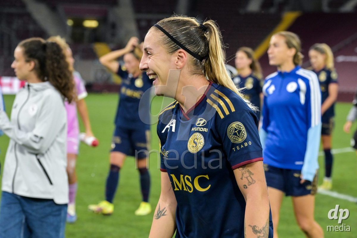GENEVA, SWITZERLDAND - September 9: The players of Servette celebrate the victory during the AXA Women's Super League match between Servette FC Chenois Feminin and FC Yverdon Women at Stade de Geneve on September 9,2026 in Geneva, Switzerland