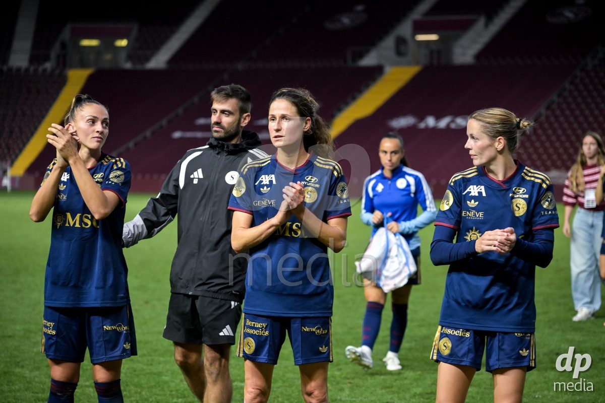 GENEVA, SWITZERLDAND - September 9: The players of Servette celebrate the victory during the AXA Women's Super League match between Servette FC Chenois Feminin and FC Yverdon Women at Stade de Geneve on September 9,2026 in Geneva, Switzerland