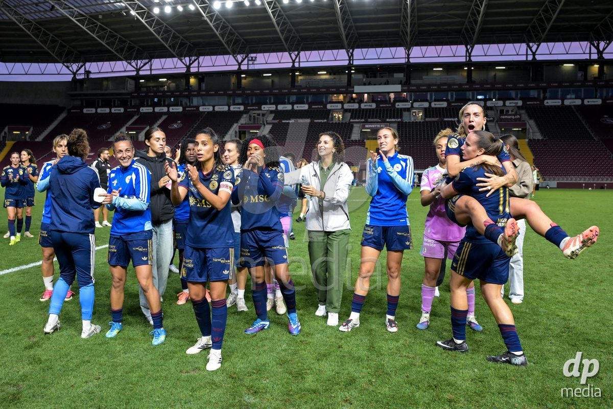 GENEVA, SWITZERLDAND - September 9: The players of Servette celebrate the victory during the AXA Women's Super League match between Servette FC Chenois Feminin and FC Yverdon Women at Stade de Geneve on September 9,2026 in Geneva, Switzerland