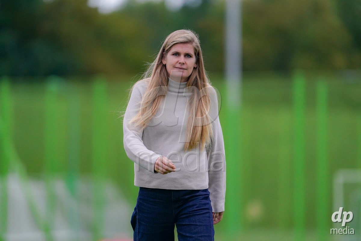ZURICH, SWITZERLAND - September 9: Imke Wübbenhorst (Imke Wubbenhorst), Head Coach of BSC YB Frauen,  during the AXA Women's Super League match between FC Zurich and BSC YB Frauen at Herrenschurli on September 9, 2026 in Zurich, Switzerland.
