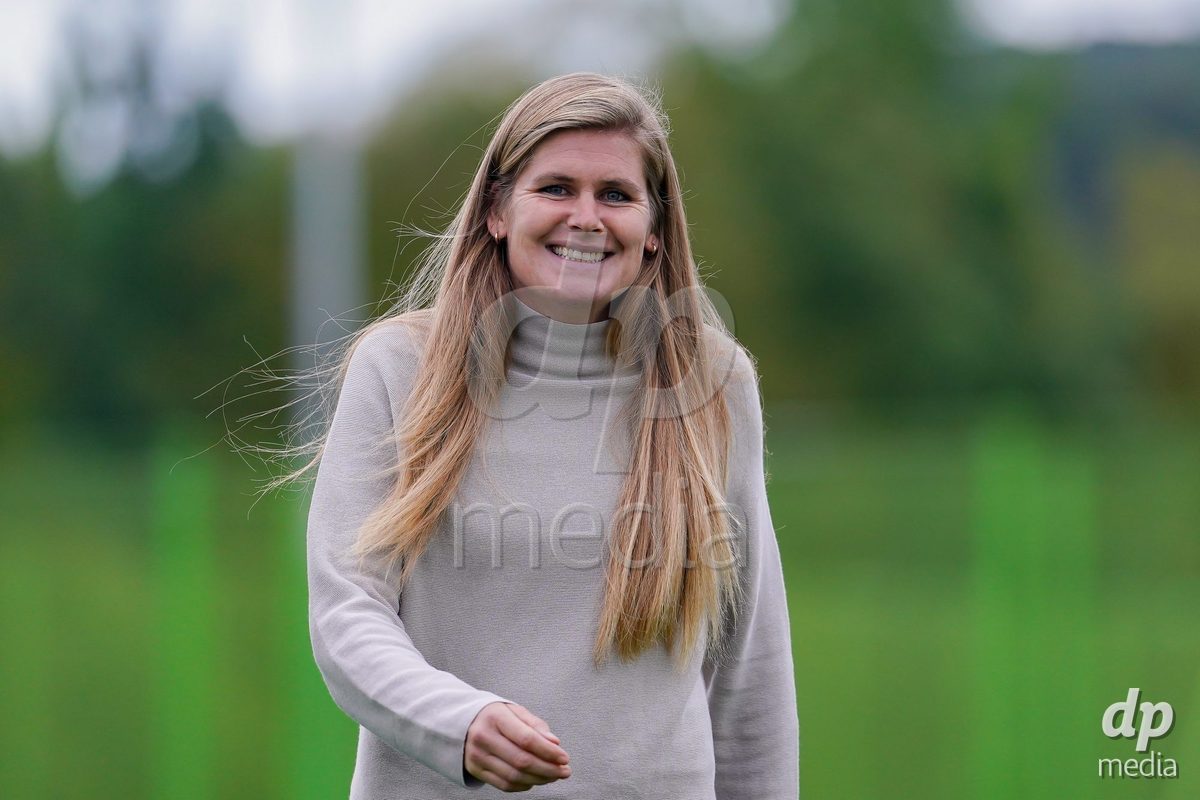 ZURICH, SWITZERLAND - September 9: Imke Wübbenhorst (Imke Wubbenhorst), Head Coach of BSC YB Frauen,  during the AXA Women's Super League match between FC Zurich and BSC YB Frauen at Herrenschurli on September 9, 2026 in Zurich, Switzerland.