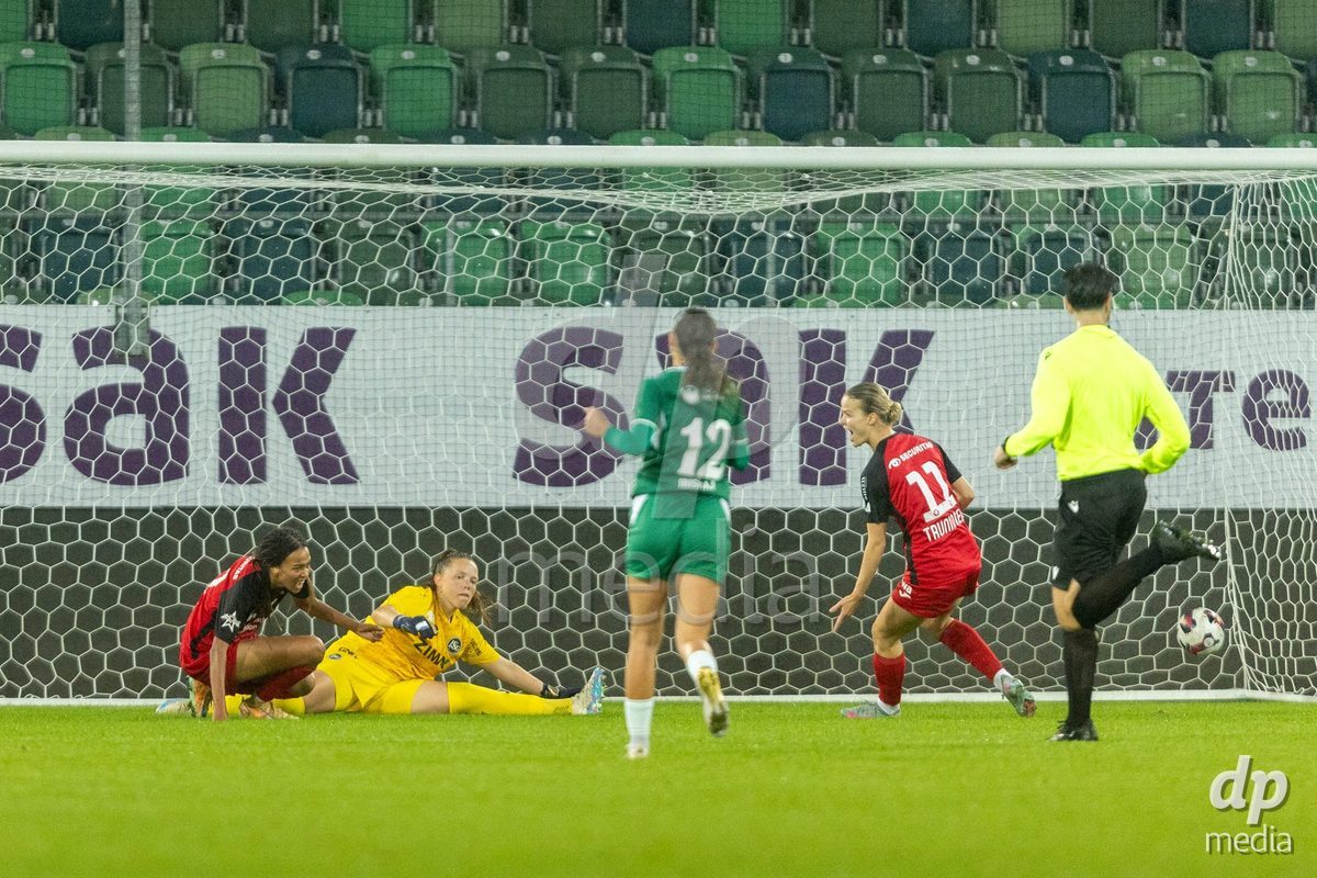 ST. GALLEN, SWITZERLAND - September 9: Joy Steck of FC Aarau Frauen (L) scores her goal during the AXA Women's Super League match between FC St. Gallen 1879 and FC Aarau Frauen at Berit Sitterstadion on September 9, 2026 in St. Gallen, Switzerland.