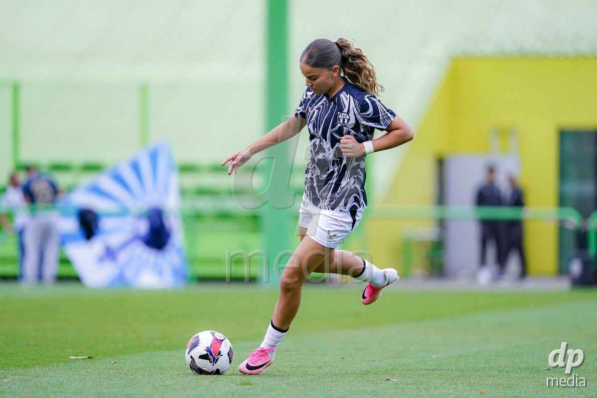 ZURICH, SWITZERLAND - September 9: Rahel Hinder of FC Zurich warming up during the AXA Women's Super League match between FC Zurich and BSC YB Frauen at Herrenschurli on September 9, 2026 in Zurich, Switzerland.