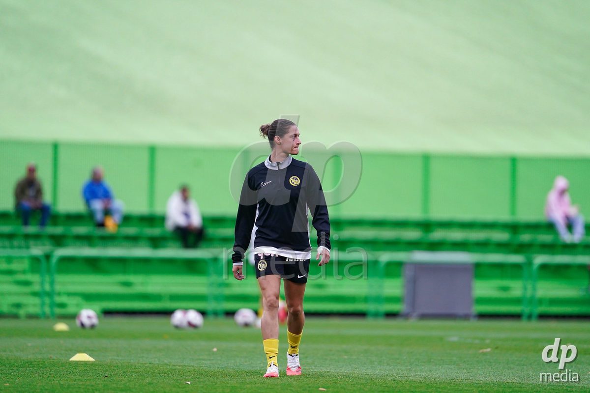 ZURICH, SWITZERLAND - September 9: Wibke Meister of BSC YB Frauen warming up during the AXA Women's Super League match between FC Zurich and BSC YB Frauen at Herrenschurli on September 9, 2026 in Zurich, Switzerland.