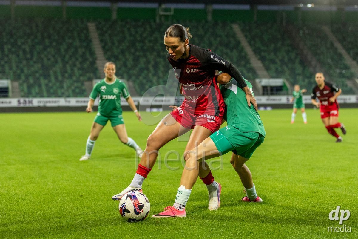 ST. GALLEN, SWITZERLAND - September 9: Vanesa Hoti of FC Aarau Frauen controls the ball during the AXA Women's Super League match between FC St. Gallen 1879 and FC Aarau Frauen at Berit Sitterstadion on September 9, 2026 in St. Gallen, Switzerland.