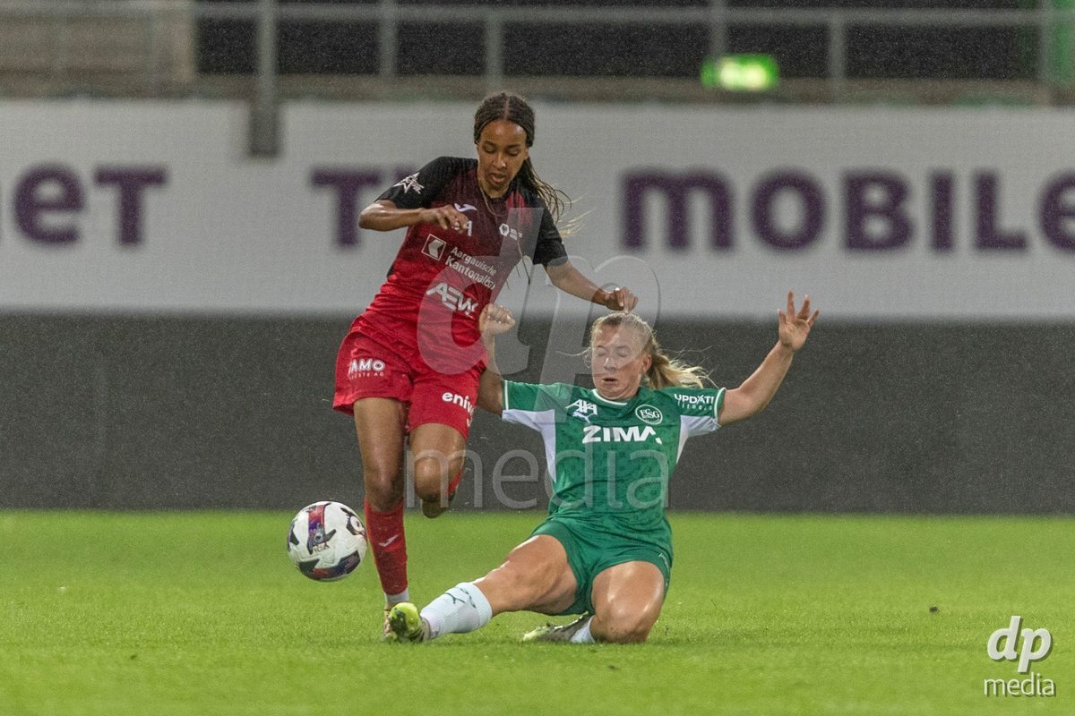 ST. GALLEN, SWITZERLAND - September 9: Joy Steck of FC Aarau Frauen (L) battles for the ball with Alzbeta Nemcova (Alžběta Němcová) of FC St. Gallen Frauen (R) during the AXA Women's Super League match between FC St. Gallen 1879 and FC Aarau Frauen at Berit Sitterstadion on September 9, 2026 in St. Gallen, Switzerland.