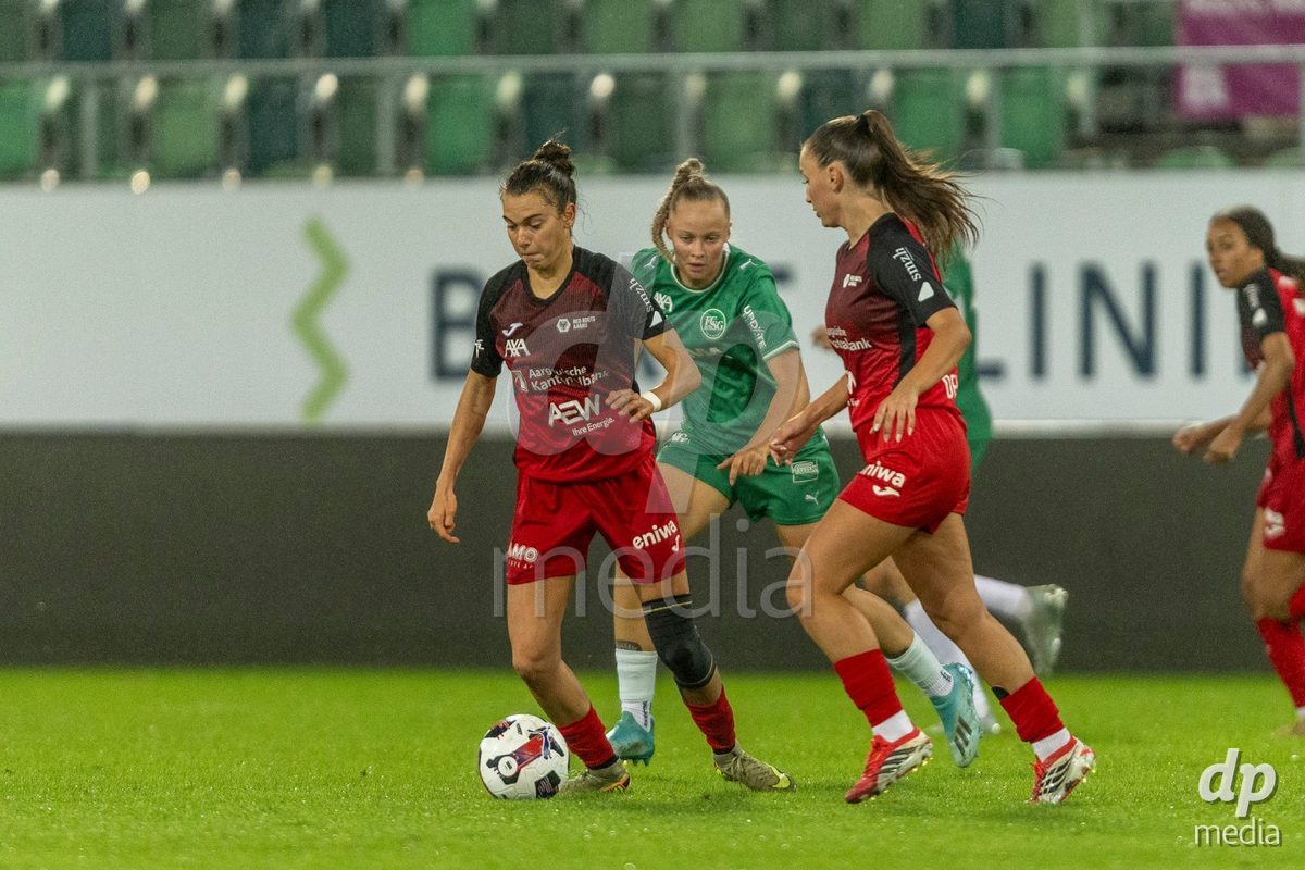 ST. GALLEN, SWITZERLAND - September 9: Giulia Bison of FC Aarau Frauen controls the ball during the AXA Women's Super League match between FC St. Gallen 1879 and FC Aarau Frauen at Berit Sitterstadion on September 9, 2026 in St. Gallen, Switzerland.