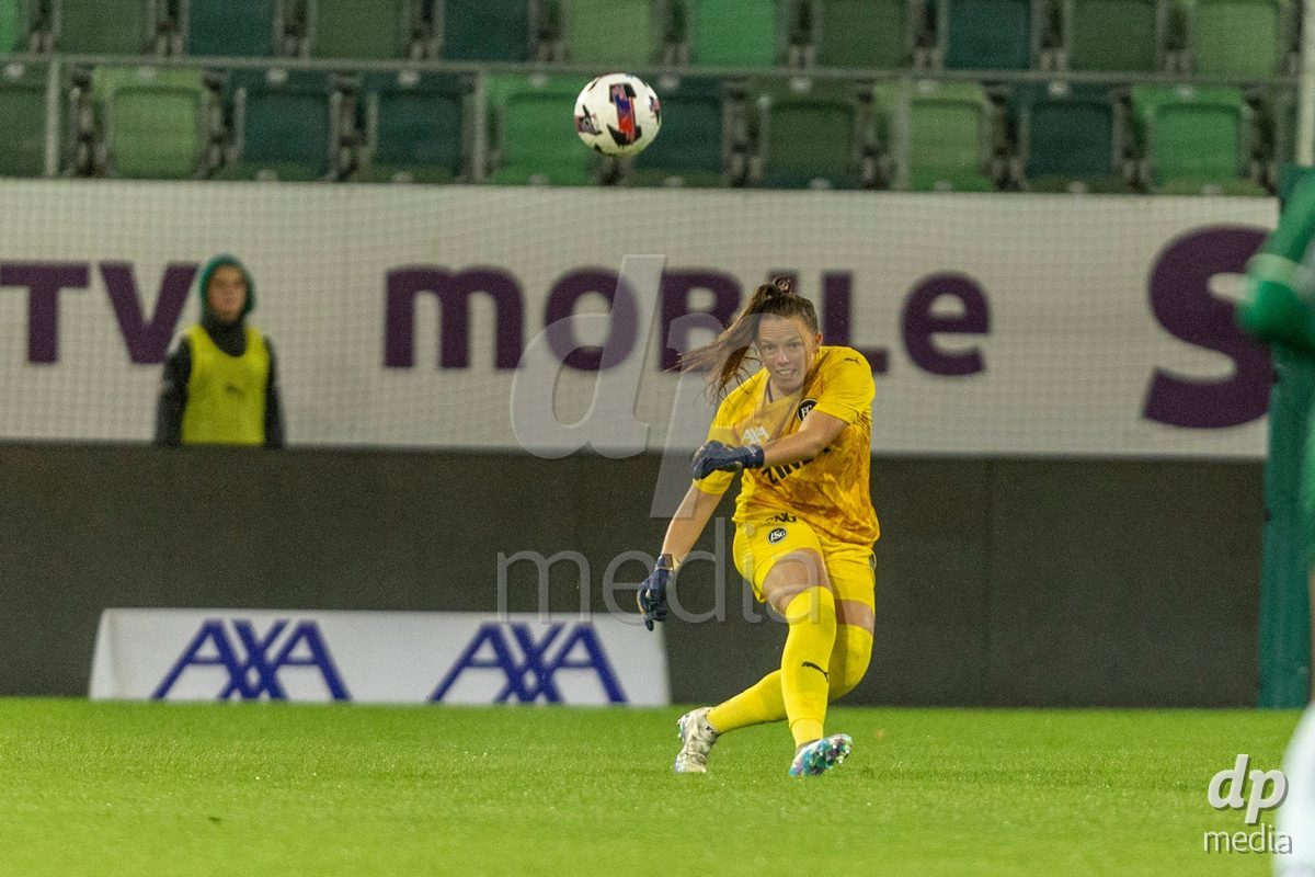 ST. GALLEN, SWITZERLAND - September 9: goalkeeper Sandra Klug of FC St. Gallen Frauen shoots the ball during the AXA Women's Super League match between FC St. Gallen 1879 and FC Aarau Frauen at Berit Sitterstadion on September 9, 2026 in St. Gallen, Switzerland.