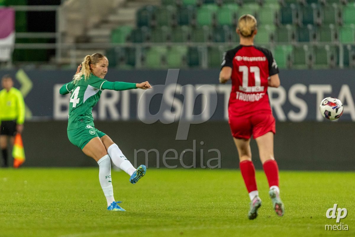 ST. GALLEN, SWITZERLAND - September 9: Johanna Thuer (Johanna Thüer) of FC St. Gallen Frauen shoots the ball during the AXA Women's Super League match between FC St. Gallen 1879 and FC Aarau Frauen at Berit Sitterstadion on September 9, 2026 in St. Gallen, Switzerland.