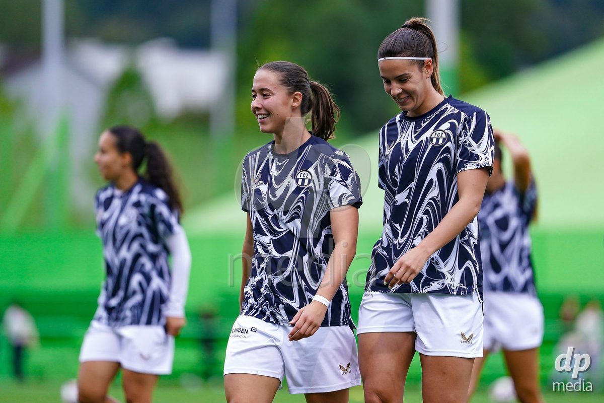 ZURICH, SWITZERLAND - September 9: Nina Kajzba of FC Zurich (R) and Amelie Schuster of FC Zurich (L) warming up during the AXA Women's Super League match between FC Zurich and BSC YB Frauen at Herrenschurli on September 9, 2026 in Zurich, Switzerland.