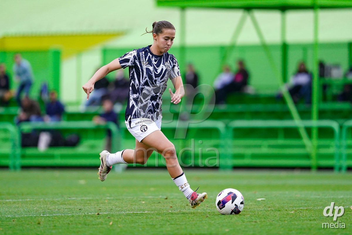 ZURICH, SWITZERLAND - September 9: Amelie Schuster of FC Zurich warming up during the AXA Women's Super League match between FC Zurich and BSC YB Frauen at Herrenschurli on September 9, 2026 in Zurich, Switzerland.