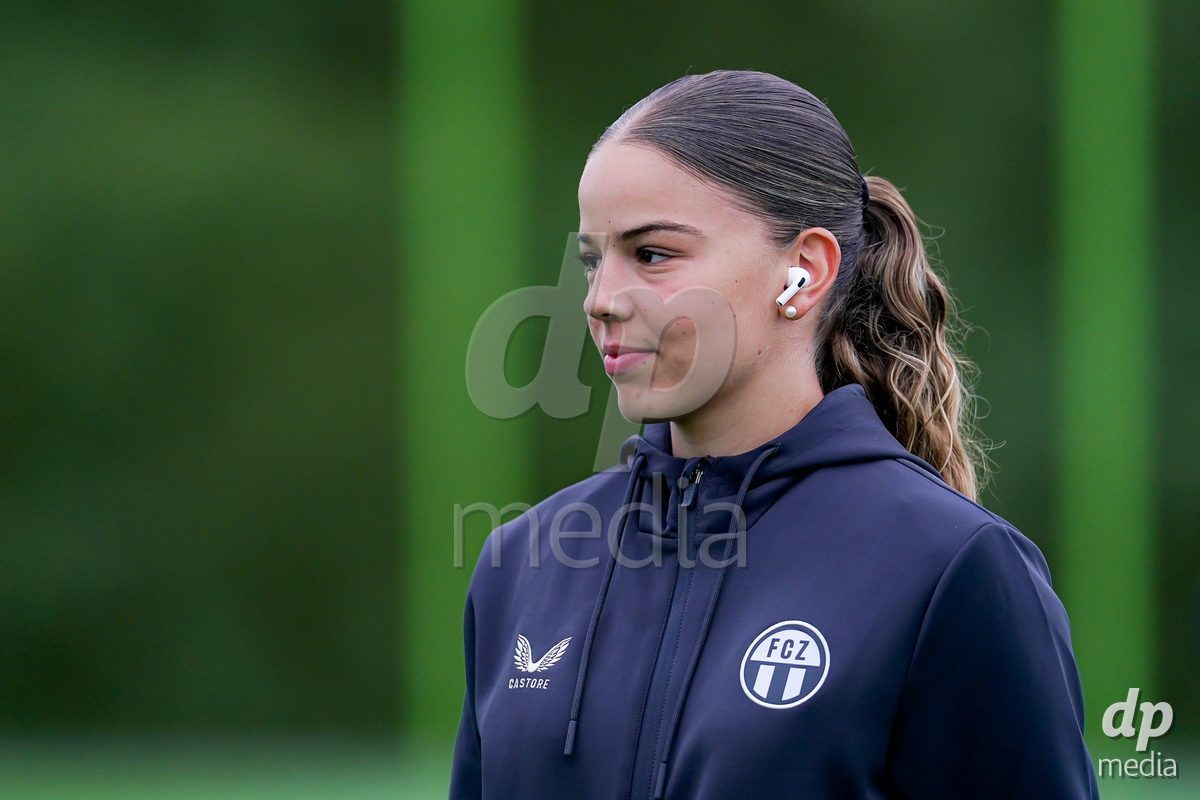 ZURICH, SWITZERLAND - September 9: Rahel Hinder of FC Zurich arrival during the AXA Women's Super League match between FC Zurich and BSC YB Frauen at Herrenschurli on September 9, 2026 in Zurich, Switzerland.