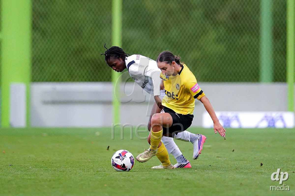 ZURICH, SWITZERLAND - September 9: Malaurie Granges of BSC YB Frauen (R) and Wasiima Mohammed of FC Zurich (L) battle for the ball during the AXA Women's Super League match between FC Zurich and BSC YB Frauen at Herrenschurli on September 9, 2026 in Zurich, Switzerland.