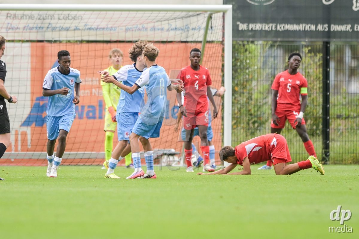 CHUR, SWITZERLAND - September 10: Luxembourg celebrate the 2-1 gol during the International friendly match between Switzerland U16 and Luxembourg U16 at Stade de Chur on September 10,2026 in Chur, Switzerland