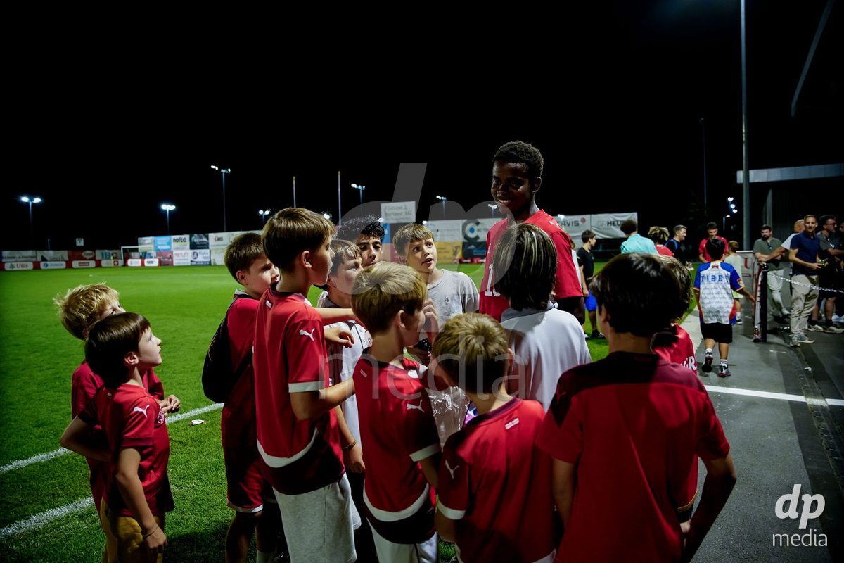 OBERE AU, Switzerland - September 8: Players of Switzerland with fans after the International Friendly U20 match between Switzerland and Luxembourg at TBD on September 8, 2026 in Obere Au, Switzerland.