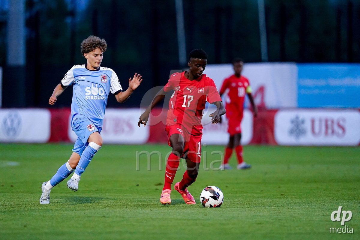 OBERE AU, Switzerland - September 8: Jessy Madox Kongenda of Switzerland controls the ball during the International Friendly U20 match between Switzerland and Luxembourg at TBD on September 8, 2026 in Obere Au, Switzerland.