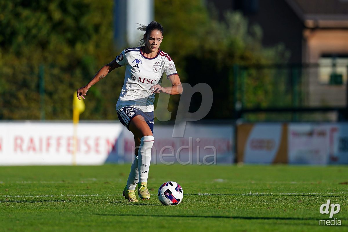 Rapperswil, Switzerland - September 12: Stefanie Da Eira (Stéfanie Da Eira) of Servette FC Chenois Feminin controls the ball during the AXA Women's Super League match between FC Rapperswil-Jona and Servette FC Chenois Feminin at Stadion Grünfeld on September 12, 2026 in Rapperswil, Switzerland.