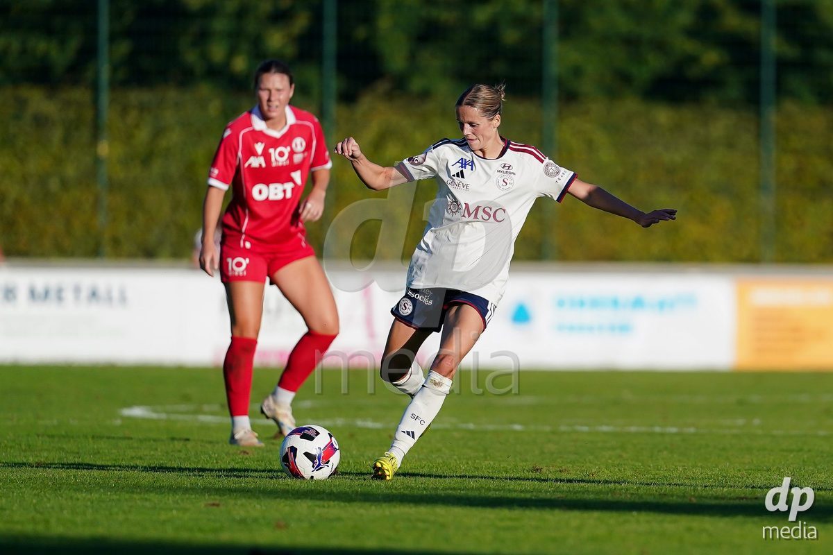 Rapperswil, Switzerland - September 12: Laura Strik of Servette FC Chenois Feminin in action during the AXA Women's Super League match between FC Rapperswil-Jona and Servette FC Chenois Feminin at Stadion Grünfeld on September 12, 2026 in Rapperswil, Switzerland.