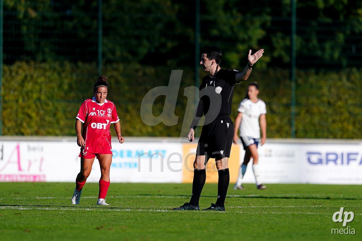 Rapperswil, Switzerland - September 12: Referee Jack Malluh during the AXA Women's Super League match between FC Rapperswil-Jona and Servette FC Chenois Feminin at Stadion Grünfeld on September 12, 2026 in Rapperswil, Switzerland.