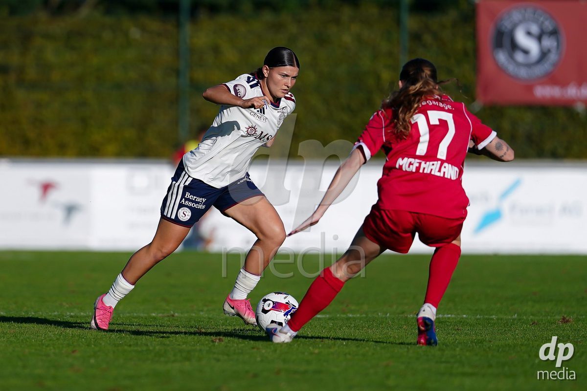 Rapperswil, Switzerland - September 12: Chiara Wallin of Servette FC Chenois Feminin controls the ball during the AXA Women's Super League match between FC Rapperswil-Jona and Servette FC Chenois Feminin at Stadion Grünfeld on September 12, 2026 in Rapperswil, Switzerland.