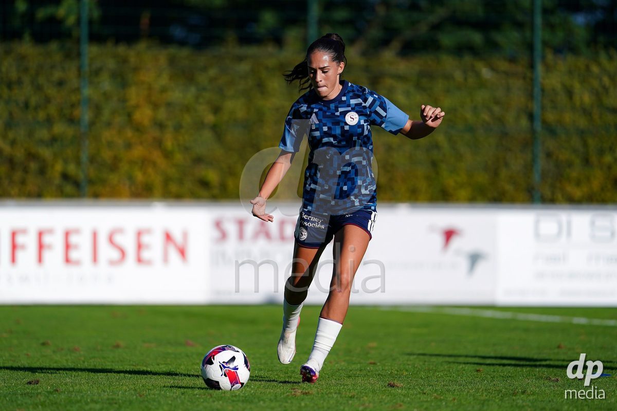 Rapperswil, Switzerland - September 12: Amina Muratovic (Amina Muratović) of Servette FC Chenois Feminin warming up during the AXA Women's Super League match between FC Rapperswil-Jona and Servette FC Chenois Feminin at Stadion Grünfeld on September 12, 2026 in Rapperswil, Switzerland.