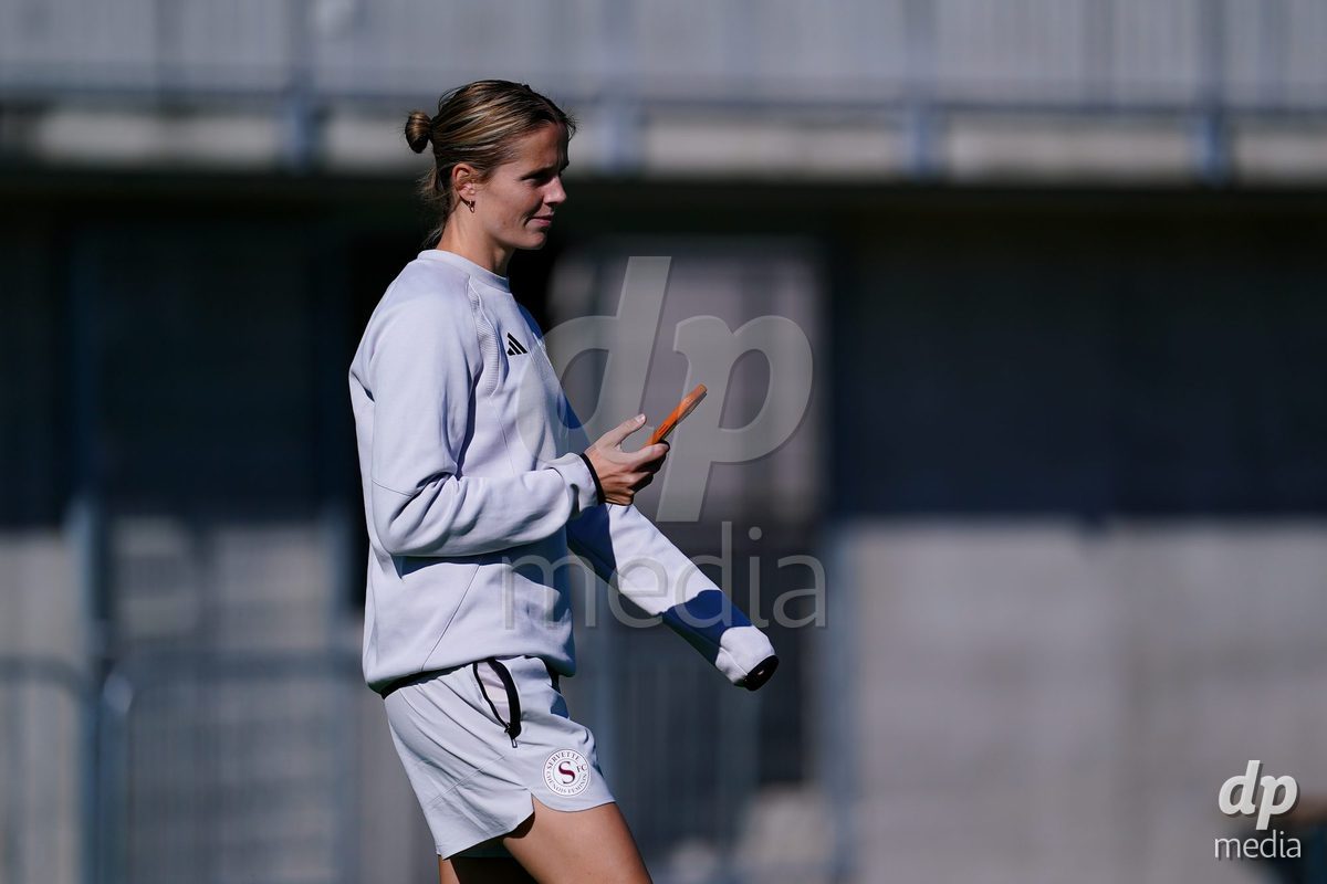 Rapperswil, Switzerland - September 12: Laura Strik of Servette FC Chenois Feminin arrival during the AXA Women's Super League match between FC Rapperswil-Jona and Servette FC Chenois Feminin at Stadion Grünfeld on September 12, 2026 in Rapperswil, Switzerland.