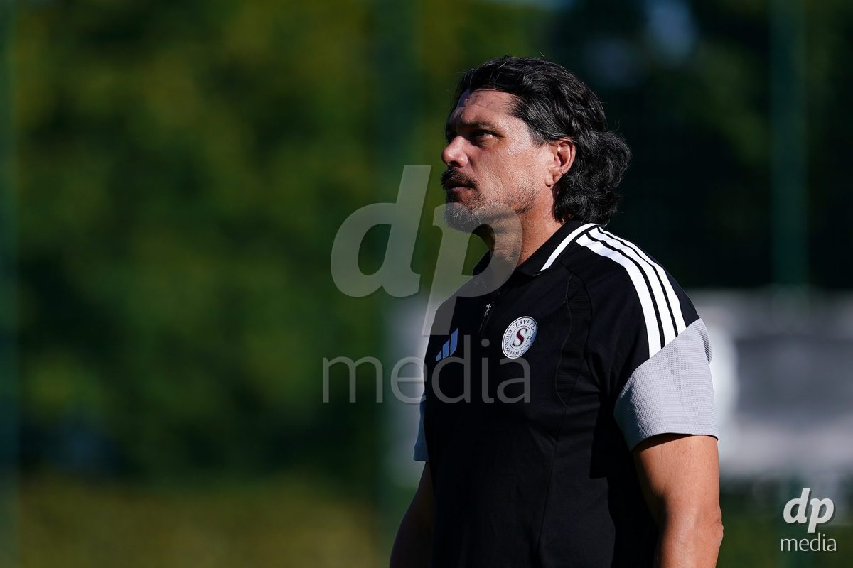Rapperswil, Switzerland - September 12: Cristian Toro, Head Coach of Servette FC Chenois Feminin, during the AXA Women's Super League match between FC Rapperswil-Jona and Servette FC Chenois Feminin at Stadion Grünfeld on September 12, 2026 in Rapperswil, Switzerland.