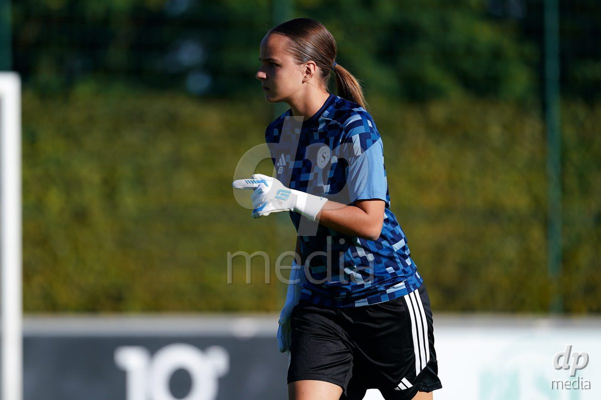 Rapperswil, Switzerland - September 12: Players of Servette FC Chenois Feminin warming up during the AXA Women's Super League match between FC Rapperswil-Jona and Servette FC Chenois Feminin at Stadion Grünfeld on September 12, 2026 in Rapperswil, Switzerland.